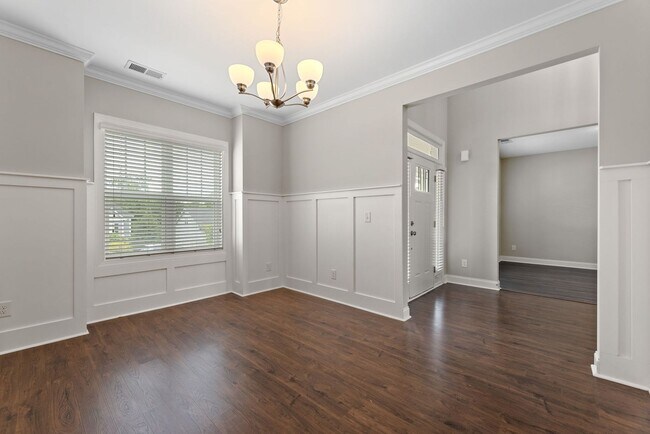 Building Photo - Pristine and Spacious Home in Highly Desirable Winston Pointe