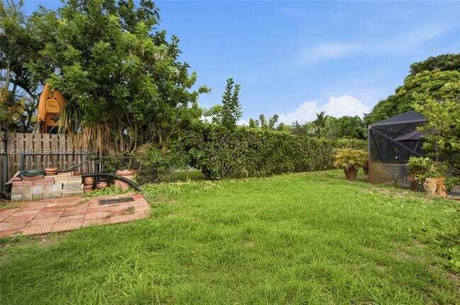 Building Photo - 821 Ramblewood Dr