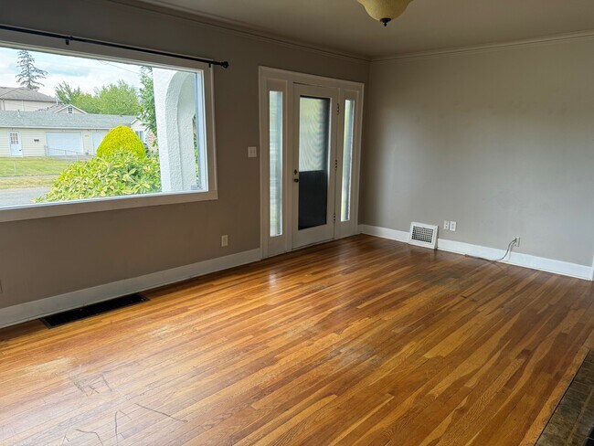 Building Photo - 910-911 Carolina St