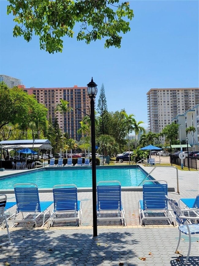 Building Photo - 17620 Atlantic Blvd