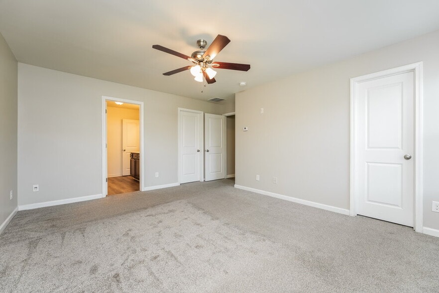 Building Photo - 3458 Sandstone Trail SE