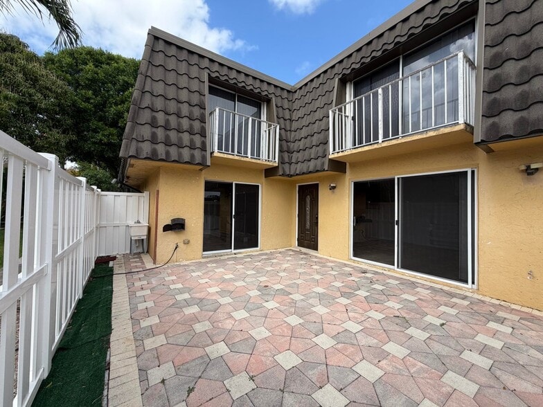 Building Photo - 22200 Boca Rancho Dr