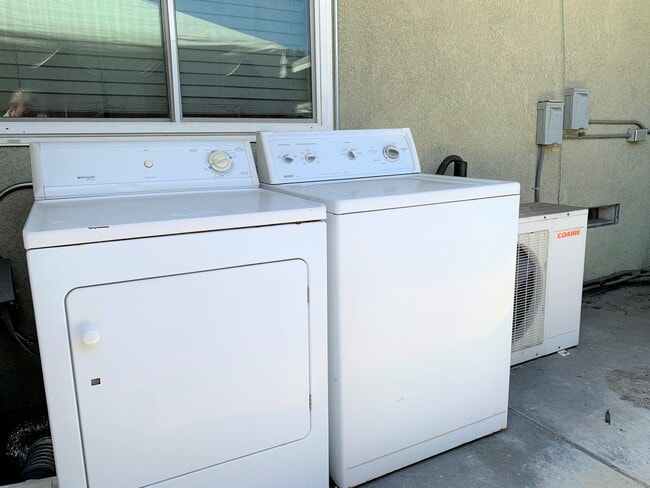 Building Photo - 1028 S 30th St