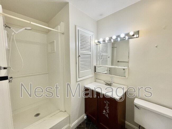 Building Photo - 717 Rockwood Dr