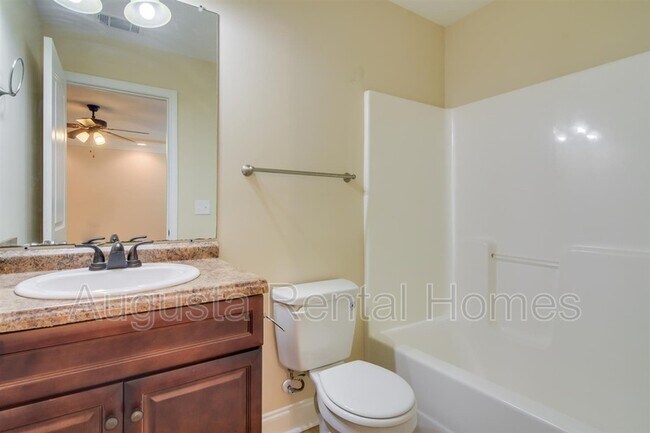 Building Photo - 141 Village Run