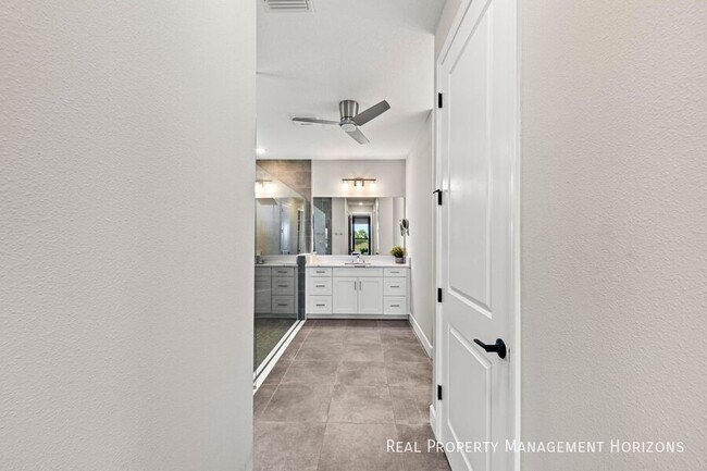 Building Photo - 4430 Pond Brk Ct