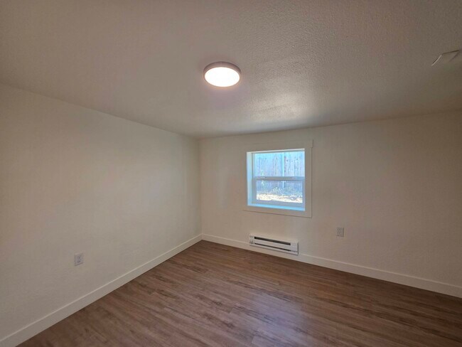 Building Photo - 2021 N Rd 48