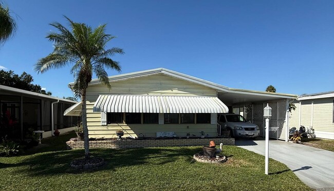 Building Photo - 128 Needle Palm Ln