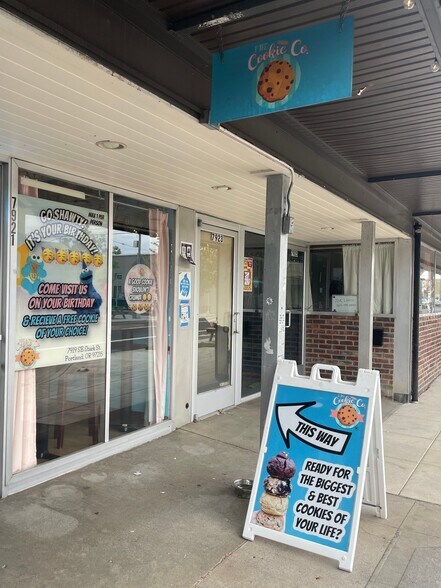 Building Photo - 833 SE 80th Ave