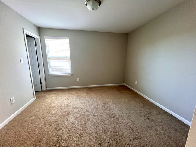 Building Photo - 119 Winifred Dr