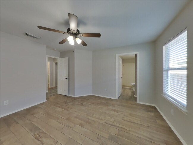 Building Photo - 22823 Sugar Bear Dr