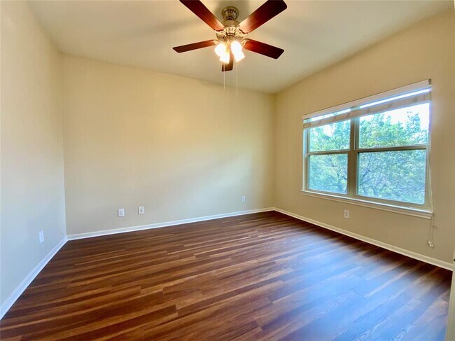 Building Photo - 6000 Shepherd Mountain Cove