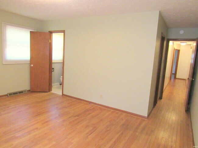 Building Photo - 4401 E Cambridge Ct