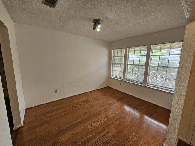 Building Photo - 12701 Europa Ln