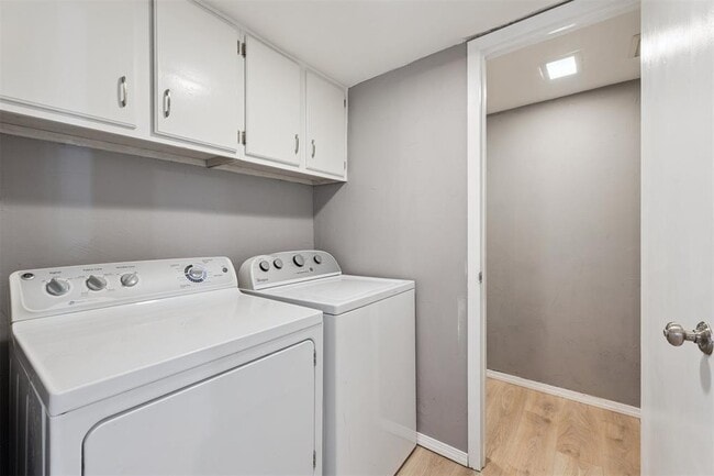 Building Photo - 9605 Hefner Village Blvd