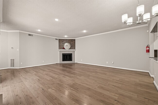Building Photo - 4024 Breakwood Dr