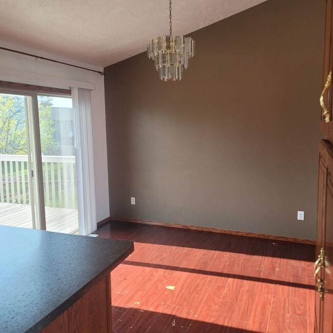Building Photo - 3 bedroom, 2 bath, single family home.