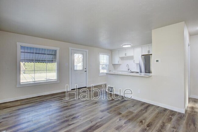 Building Photo - 1000 N 27th St