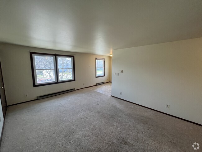 Building Photo - 2412 Camelot Blvd