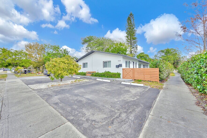 Building Photo - 1400 NW 2nd Ave