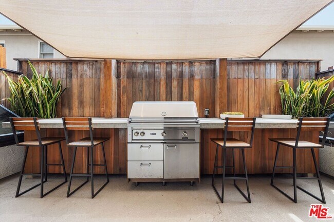 Building Photo - 831 14th St