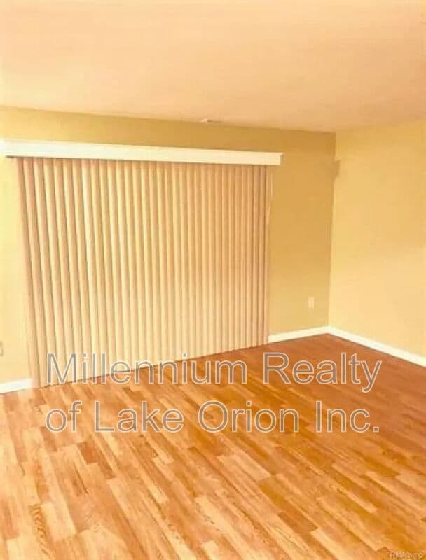Building Photo - 50432 Bay Run S