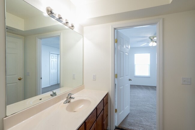 Building Photo - 1704-1706-1706 Juniper Dr