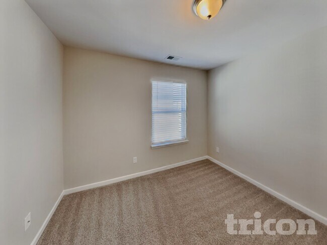 Building Photo - 508 Hickory Leaf Ct