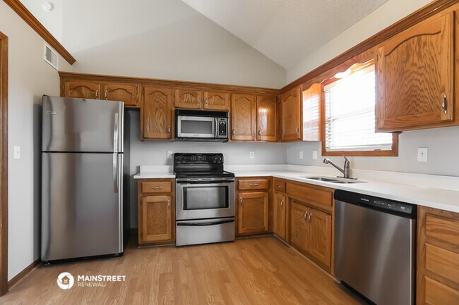 Building Photo - 1401 S Huntington Dr