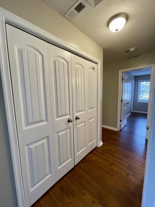 Building Photo - 211 Portico Street