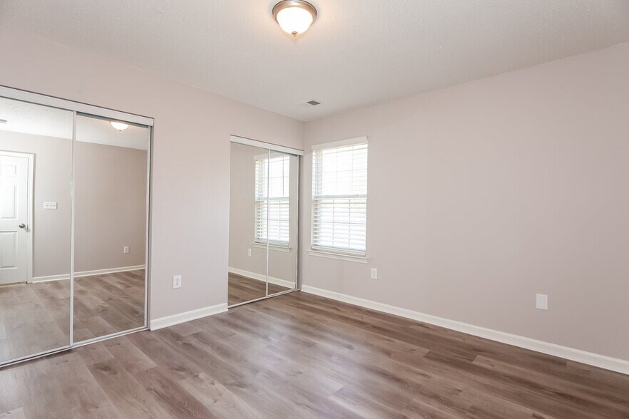 Building Photo - 6002 Pennycross Ln