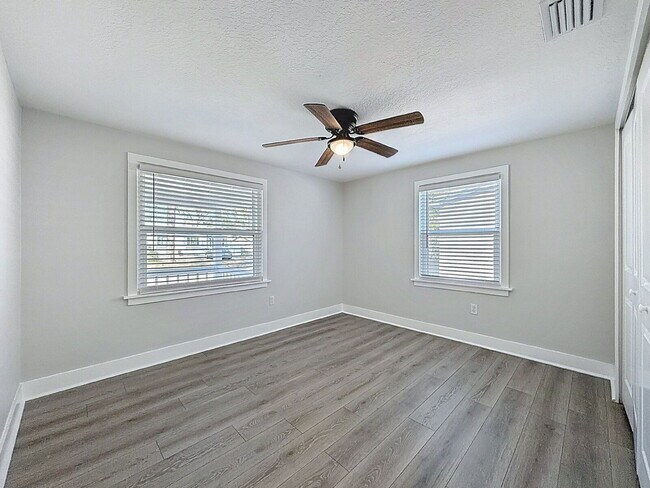 Building Photo - 768 49th Ave N