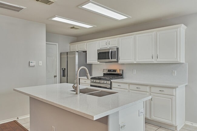 Building Photo - 10 Musgrove Pl