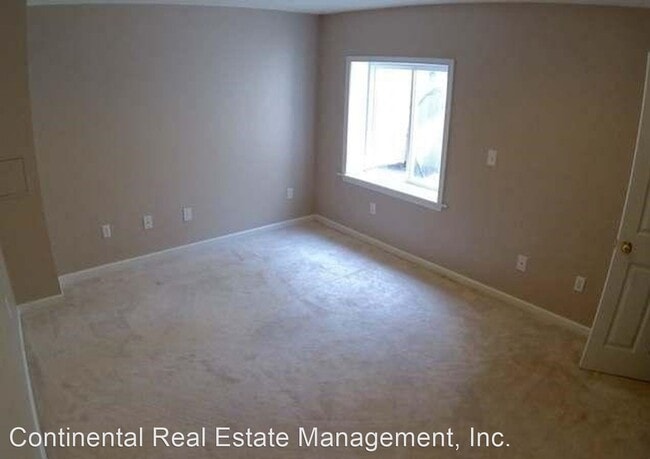 Building Photo - 3 br, 3.5 bath House - 646G Oakwood Avenue