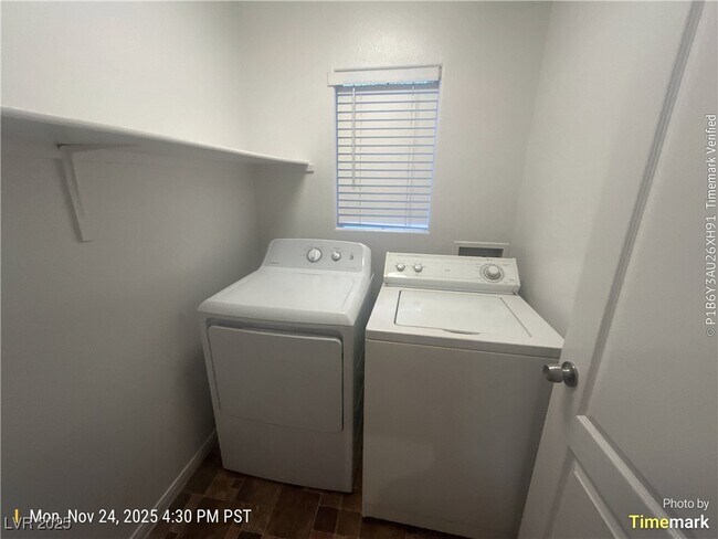 Building Photo - 7251 Pine Barrens St