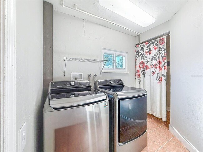 Building Photo - 7401 16th St N