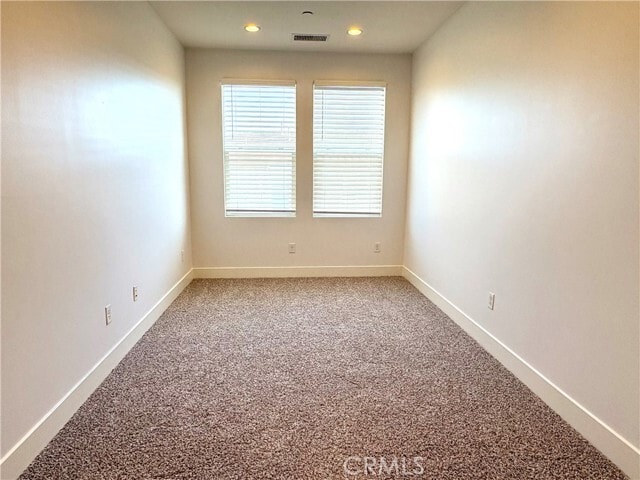 Building Photo - 12 Empire Dr