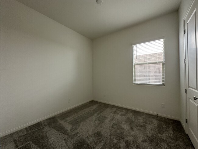 Building Photo - 11836 Black Canary Ave