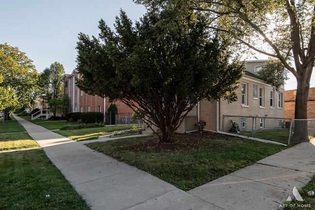 Building Photo - 2742 N 74th Ct