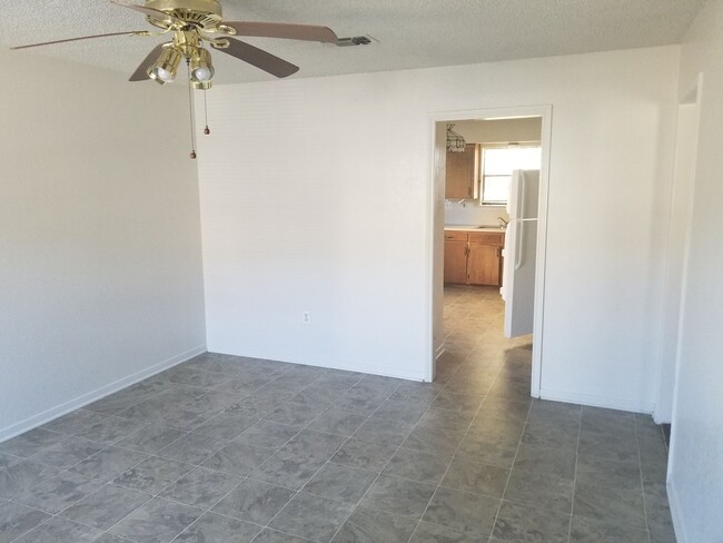 Building Photo - 1305 Brown Dr