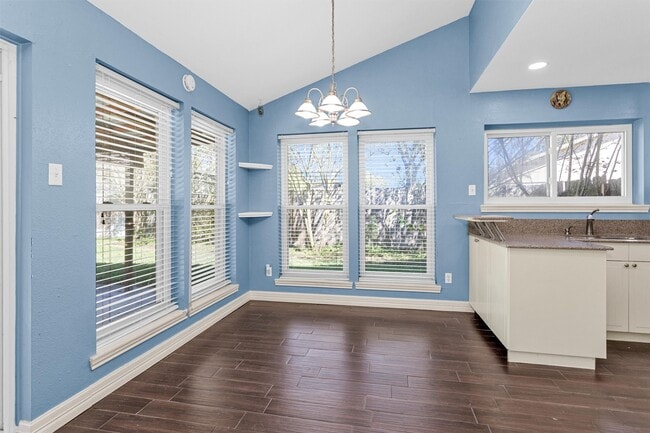 Building Photo - 13650 Cherrydown St