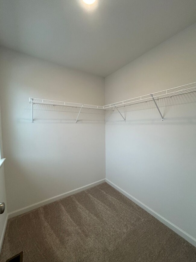 Building Photo - New End of row townhome 3 bed, 2.5 bath in Carlisle