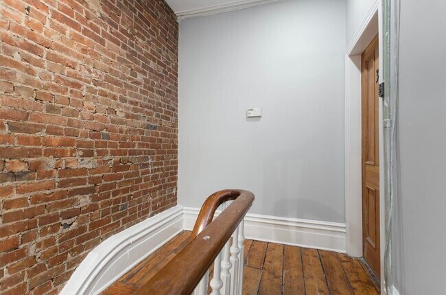 Building Photo - 154 Mercer St