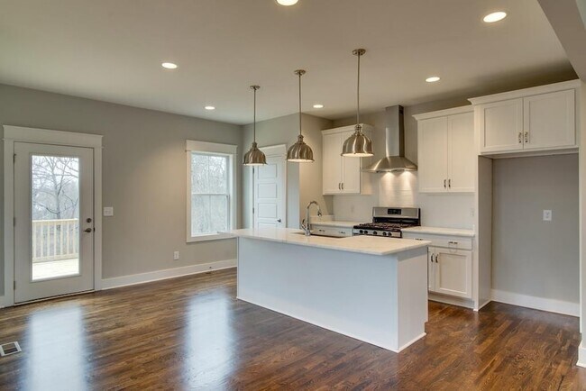 Building Photo - 942 Strouse Ave