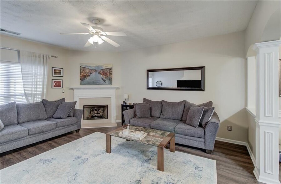 Building Photo - 2230 Hawks Bluff Trail NW