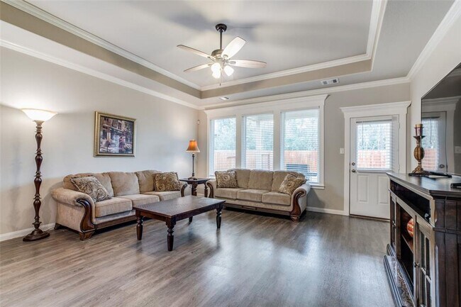 Building Photo - Looking for your first home or your forever home, the open floor plan on this beautiful home in t...