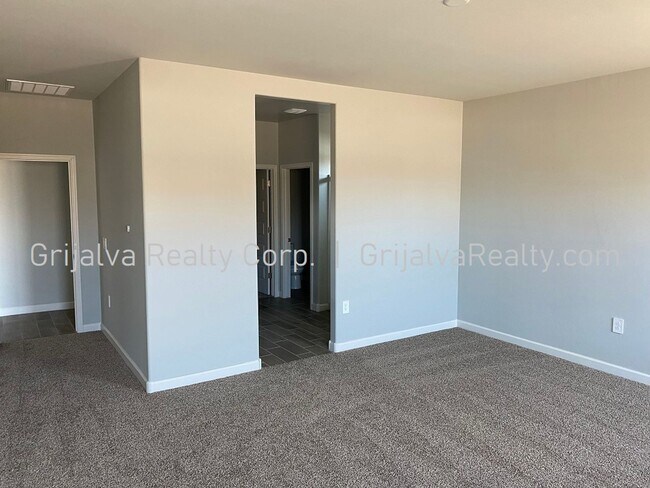 Building Photo - Newer 4 BR Home in Sahuarita for Rent **MO...