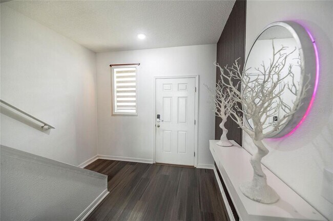 Building Photo - 844 Grandin St