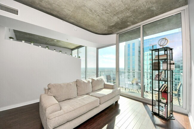 Building Photo - 5925 Almeda Rd