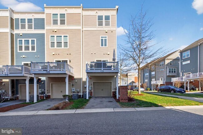 Building Photo - 724 Hendrix Ave